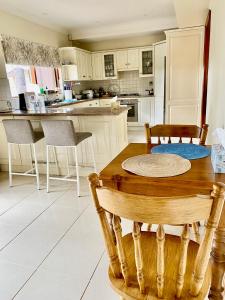 Hillside Retreat with Pool