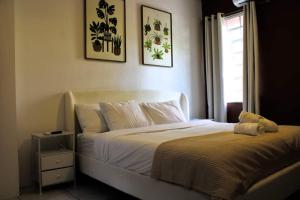 Cozy Boho RetreatKing1GCentralSmrtTVsLushBeds