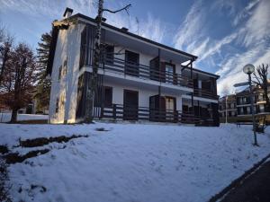 Trilocale alpino a Carano, 5 posti, vicino piste