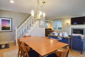 Private deck walk to Commercial Street