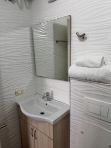 Blumont aparthotel durres