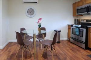 Modern Oasis Studio - near LAX, SoFi, USC, DTLA