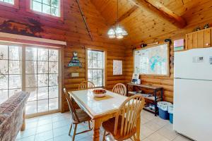 Balsam Ridge Cabin 1- Bear