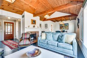 Lake Escape in South Carolina Dock and Patio!