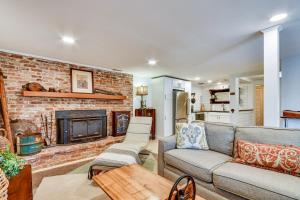 Lake Escape in South Carolina Dock and Patio!