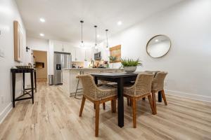 Modern Cottage - Near State Fairgrounds - Backyard - Family Friendly