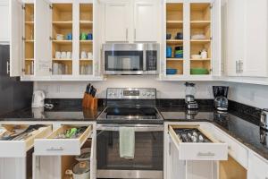 Large 8BR Home Prime Location Orlando