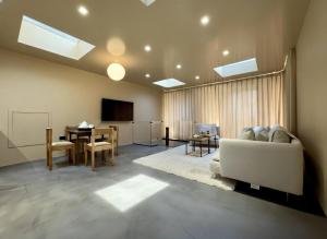 Exclusive 3 Bedroom Duplex Notting Hill and Holland Park