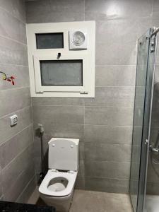 شقة الحى اللاتيني العالمين الحديدة