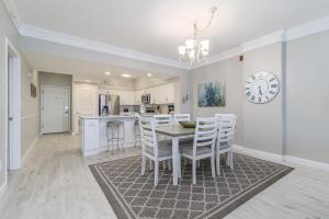 The Inn At Crystal Beach #303