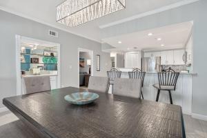 The Inn At Crystal Beach #305