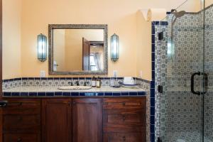 3BR Guadalupe Home, Near Centro with Private Rooftop