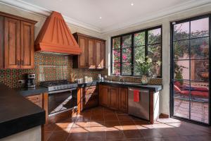 3BR Guadalupe Home, Near Centro with Private Rooftop