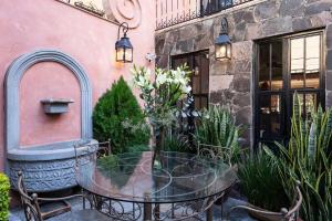 3BR Guadalupe Home, Near Centro with Private Rooftop