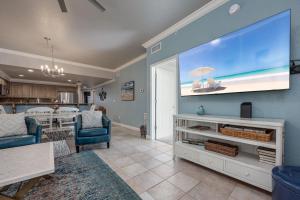 The Inn At Crystal Beach #608