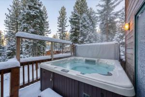 Wooded Escape in Tahoe Vista Private Hot Tub