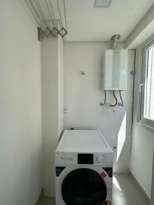 Apto decorado com 2 quartos e piscina no rooftop