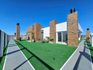 Apto decorado com 2 quartos e piscina no rooftop