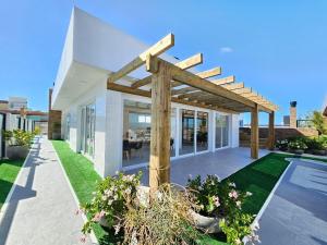 Apto decorado com 2 quartos e piscina no rooftop