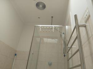 Private Double Room with Desk & Wardrobe 1