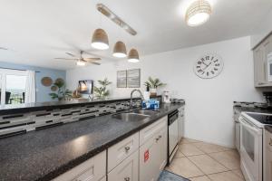 Tradewinds Condominium #28