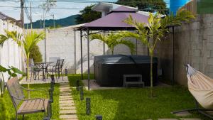 Avenida Higuerón 179, Alojamiento Entero