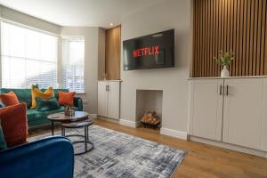 Edwardian Home Sleeps 6 Chesterfield