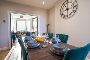 Edwardian Home Sleeps 6 Chesterfield