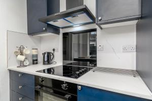 Entire Nuneaton House Next to the Station