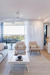The Hamptons Lake House Noosa Heads Luxury House