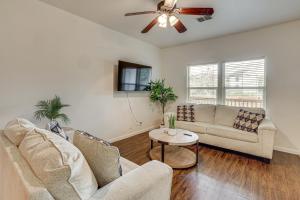 Suburban San Antonio Stay Near Parks & Hospitals