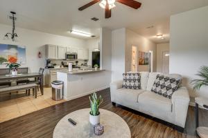Suburban San Antonio Stay Near Parks & Hospitals
