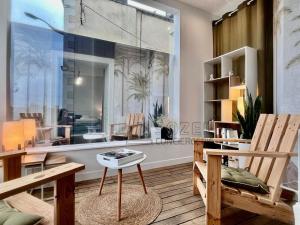 Unique apartment with parking - Laval city centre