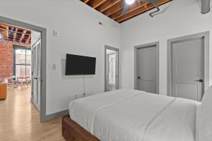 Brick & Bed, Luxury Riverfront Lofts, 202