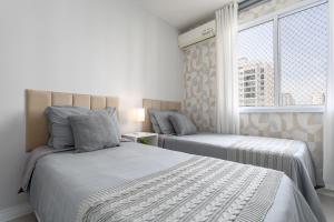 Barra Apartamento 2 quartos com vista piscina em Condomínio Estilo Resort perto do Rock in Rio, Cozinha completa, Portaria 24 horas, Estacionamento privativo, ideal para família com crianças, casais e viagens a trabalho