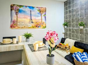 Romantic Escape I Beach 500m I Memory Foam King Bed I AC Kitchen Fast WiFi Value Stay 3B