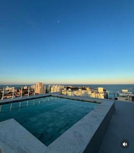 Apt Alto Padrão Peracanga ES ENSEADA AZUL