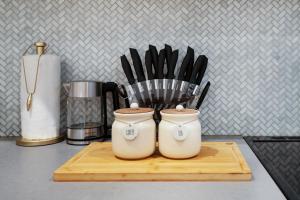 1290-7 New Renovated 2 Bedrooms in UES