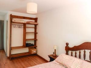 Cabin House with Pool