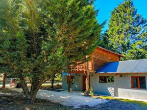 Cabin House with Pool