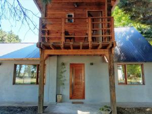 Cabin House with Pool