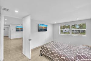 Waterfront Modern Hollywood Hard Rock airport