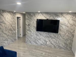 Waterfront Modern Hollywood Hard Rock airport