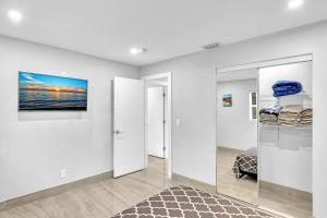 Waterfront Modern Hollywood Hard Rock airport