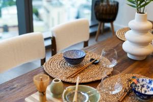 Tokyo Calm Elegant CBD Escape at Queens Wharf