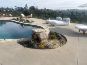 Backyard Oasis Renovated 10min to Beach Villa