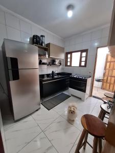 Casa com piscina próxima a praia