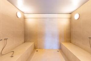 Exclusive 2BR en Morros Eos with Pool & Parking