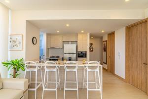 Exclusive 2BR en Morros Eos with Pool & Parking