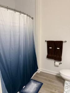 Luxury Resort Living, Pool, BBQ, Fitness Center, 1st Floor, Minutes 2 May Clinic